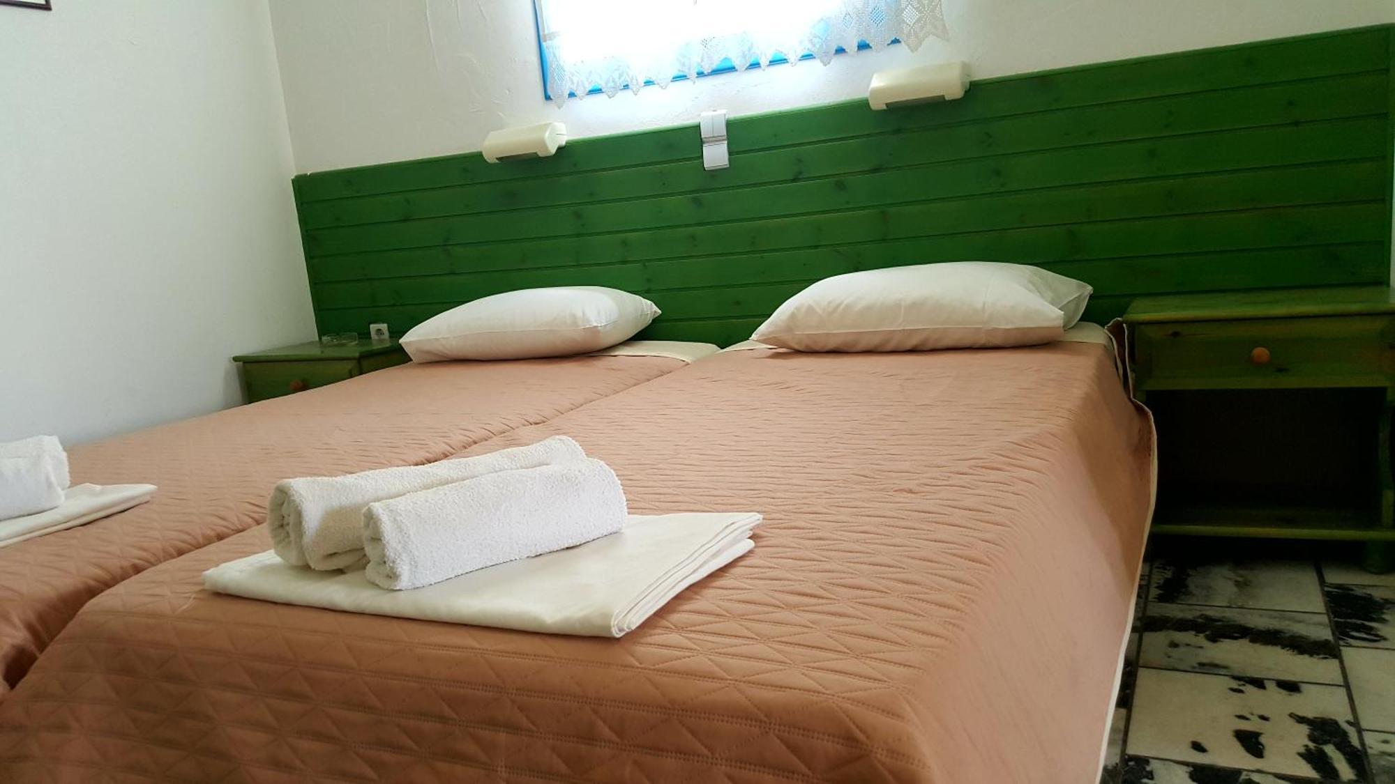 Matina'S Vineyard Hotell Mikri Vigla Rum bild